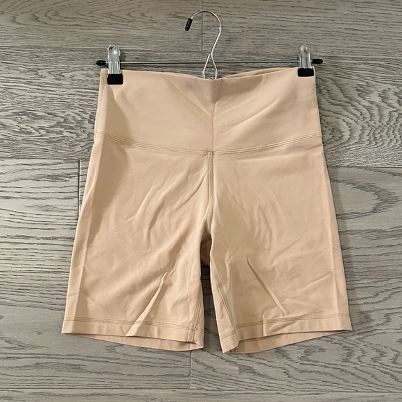 TNA Pants - TnaBUTTER Sand Bluff Atmosphere High-Rise 7” Short Women's Cream Bike Shorts
